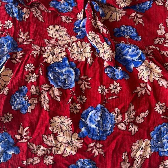 American Rag red floral off shoulder ruffle top size small - Picture 8 of 16